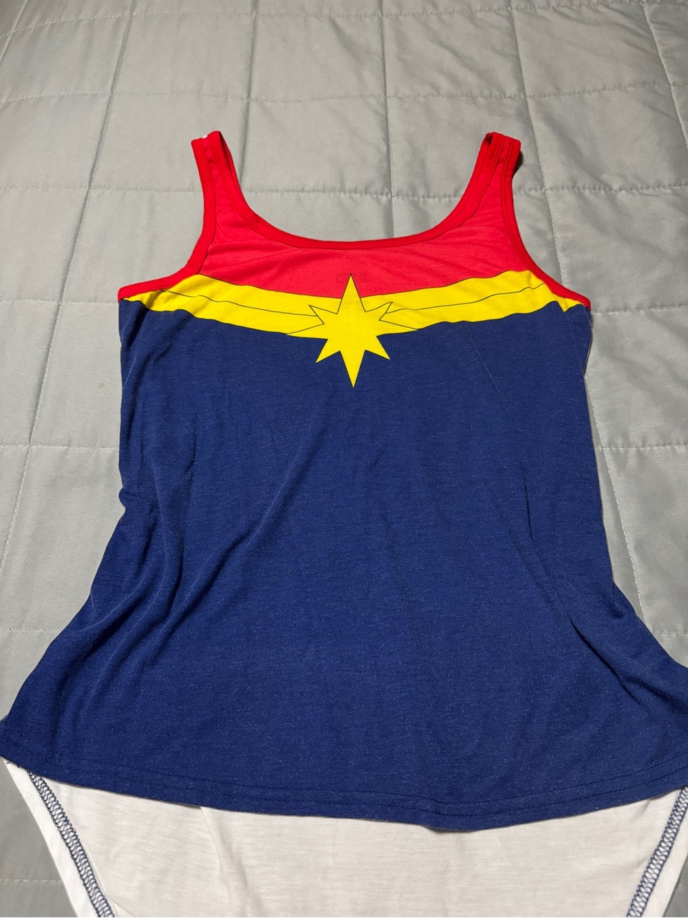 Marvel Captain Marvel Colorblock Layered Scoop Neck Women’s Tank Top Size L